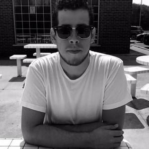 Meet your Posher, Levi